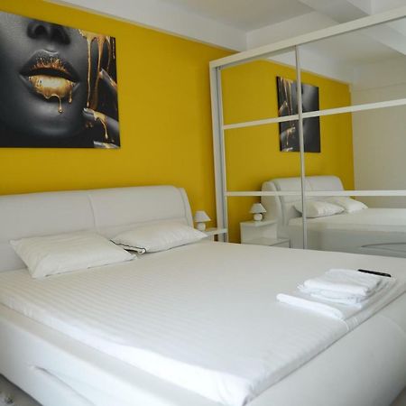Milan Apartment Navodari Bagian luar foto
